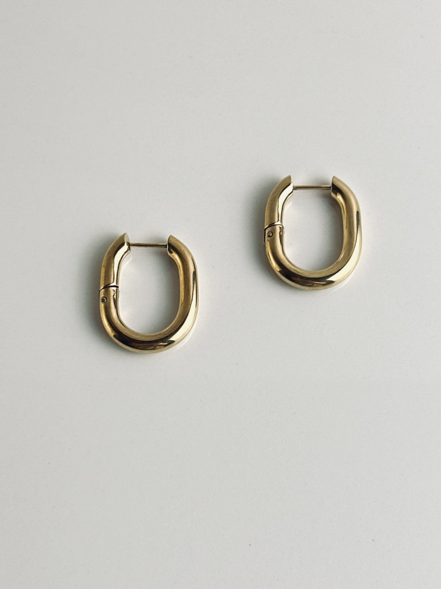 Hoops